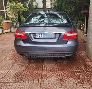 Mercedes-Benz E200 2014 Gray
