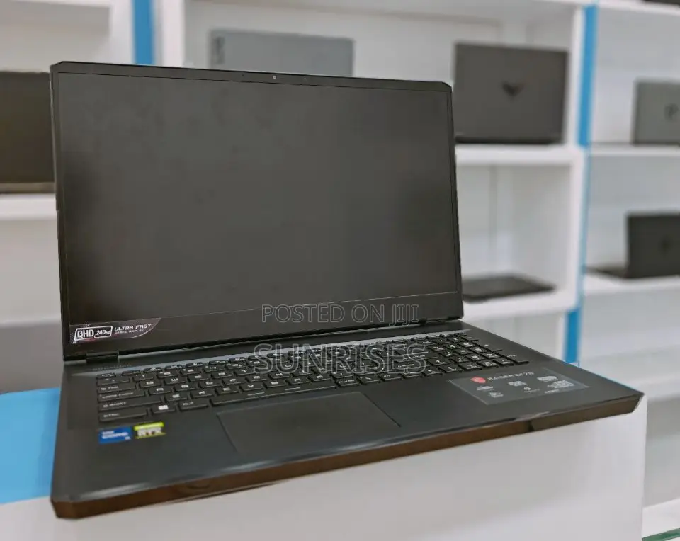 New Laptop MSI Raider GE76 12UGS 32GB Intel Core I9 SSD 1T