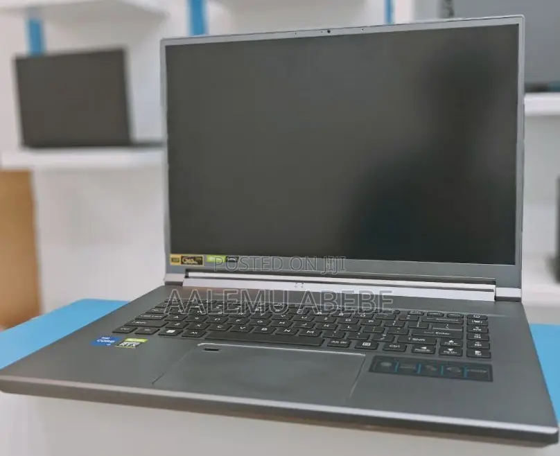 New Laptop Acer Predator Triton 500 SE 16GB Intel Core I7 SSD 2T