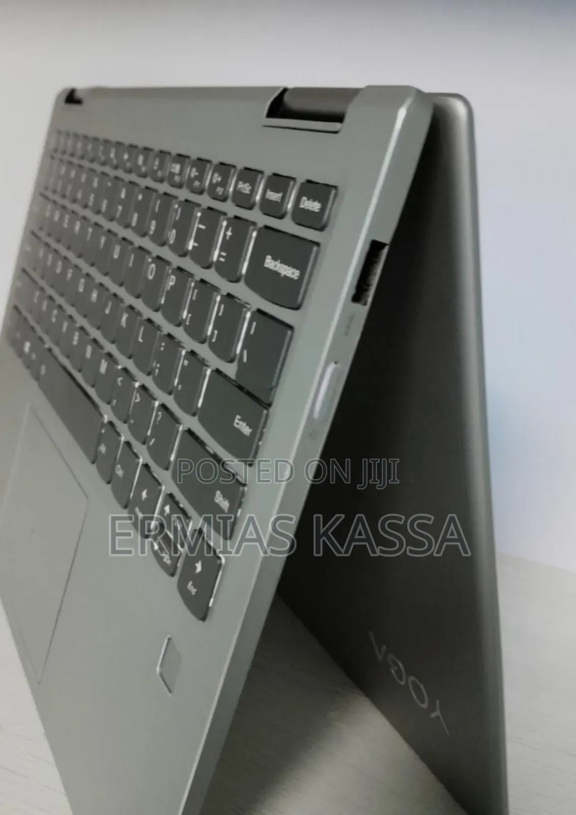 New Laptop Lenovo Yoga 710 8GB Intel Core I5 SSD 256GB