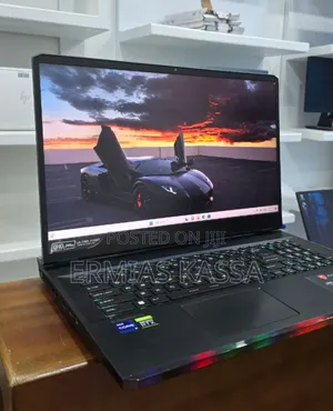 New Laptop MSI GE75 Raider 11UH 32GB Intel Core I9 SSD 2T