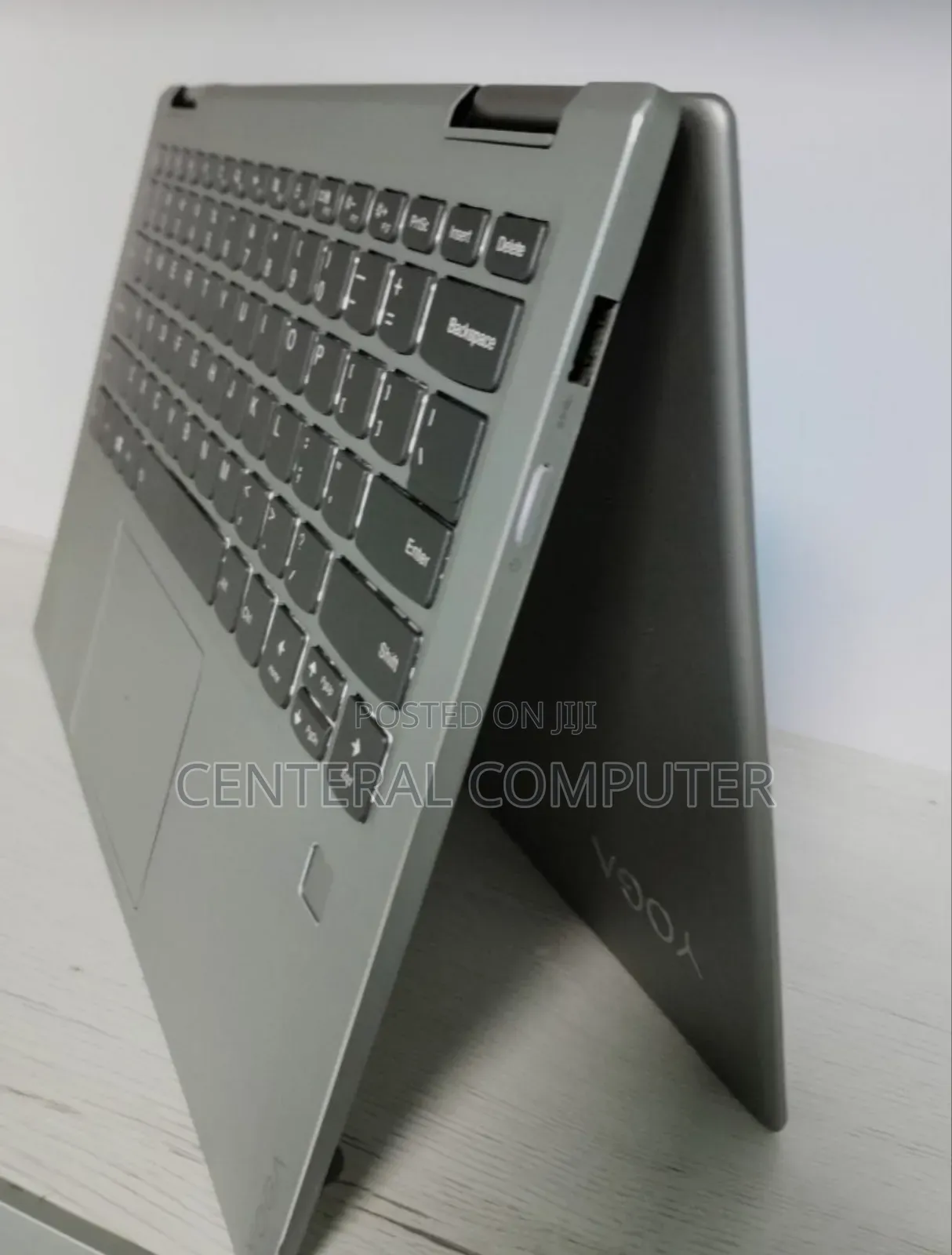 New Laptop Lenovo Yoga 710 8GB Intel Core I5 SSD 256GB