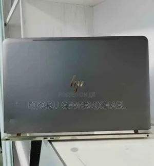 New Laptop HP Spectre 8GB Intel Core I5 SSD 256GB