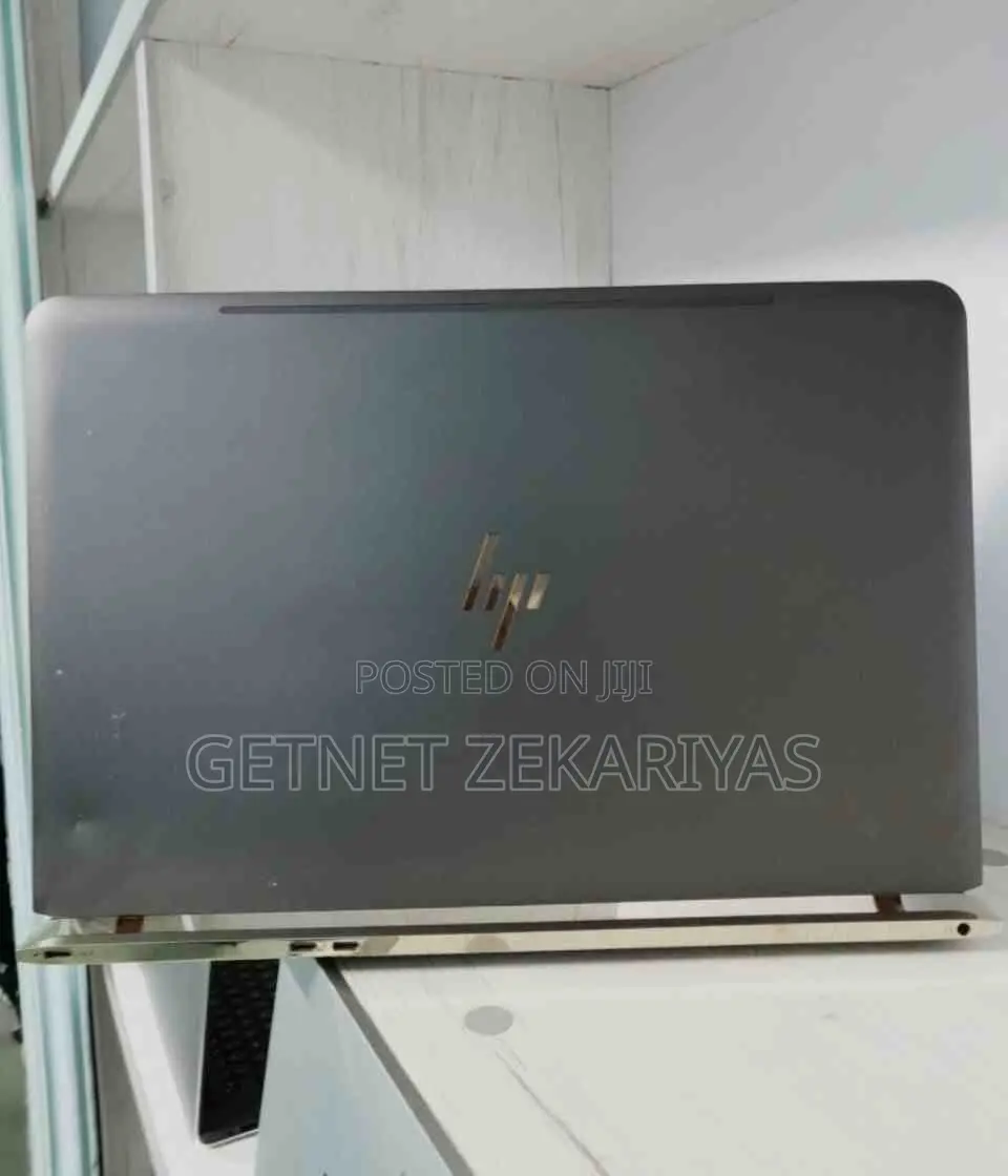 New Laptop HP Spectre 8GB Intel Core I5 SSD 256GB