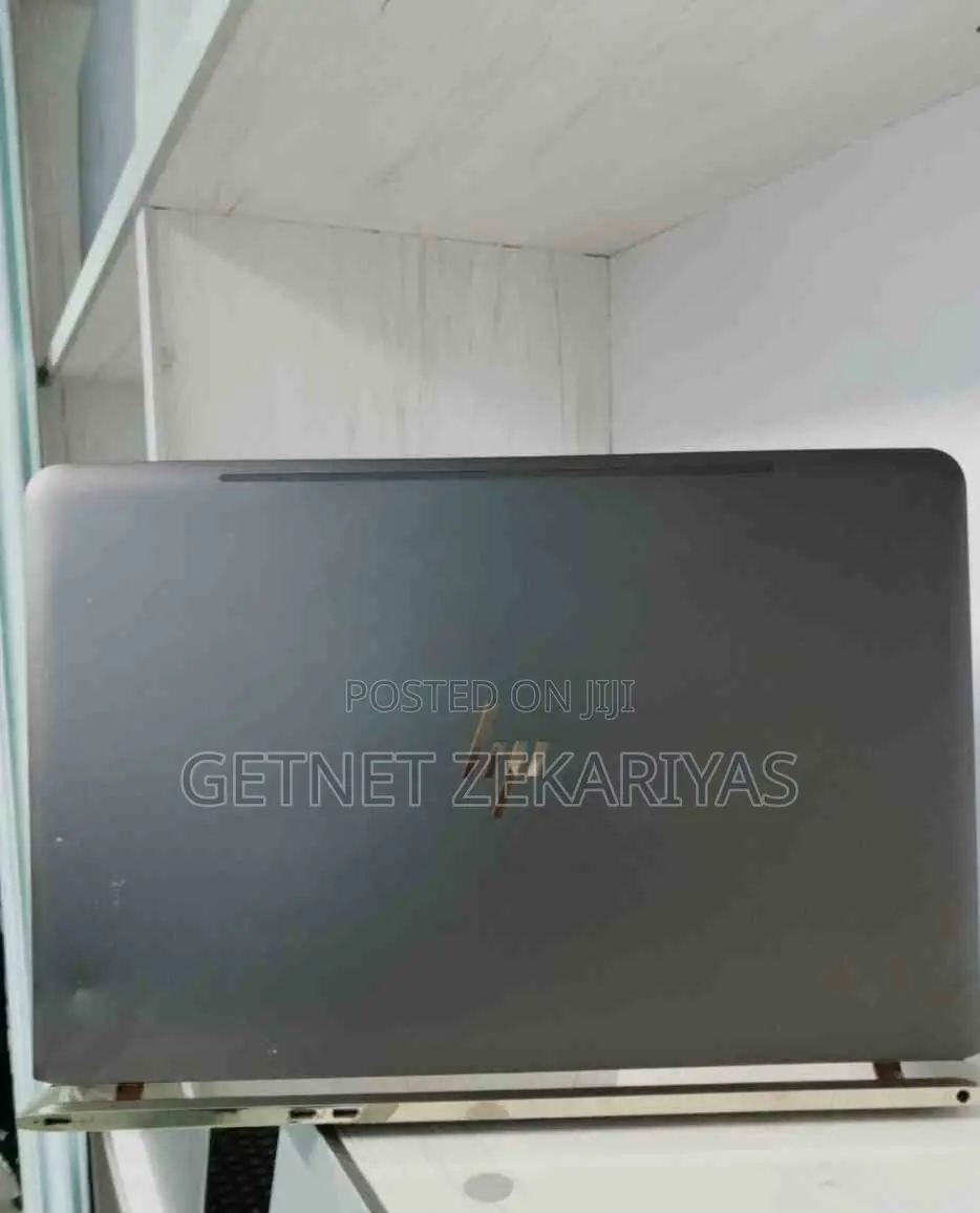 New Laptop HP Spectre 8GB Intel Core I5 SSD 256GB