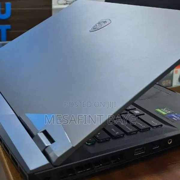 New Laptop MSI Raider GE76 12UGS 32GB Intel Core I9 SSD 2T