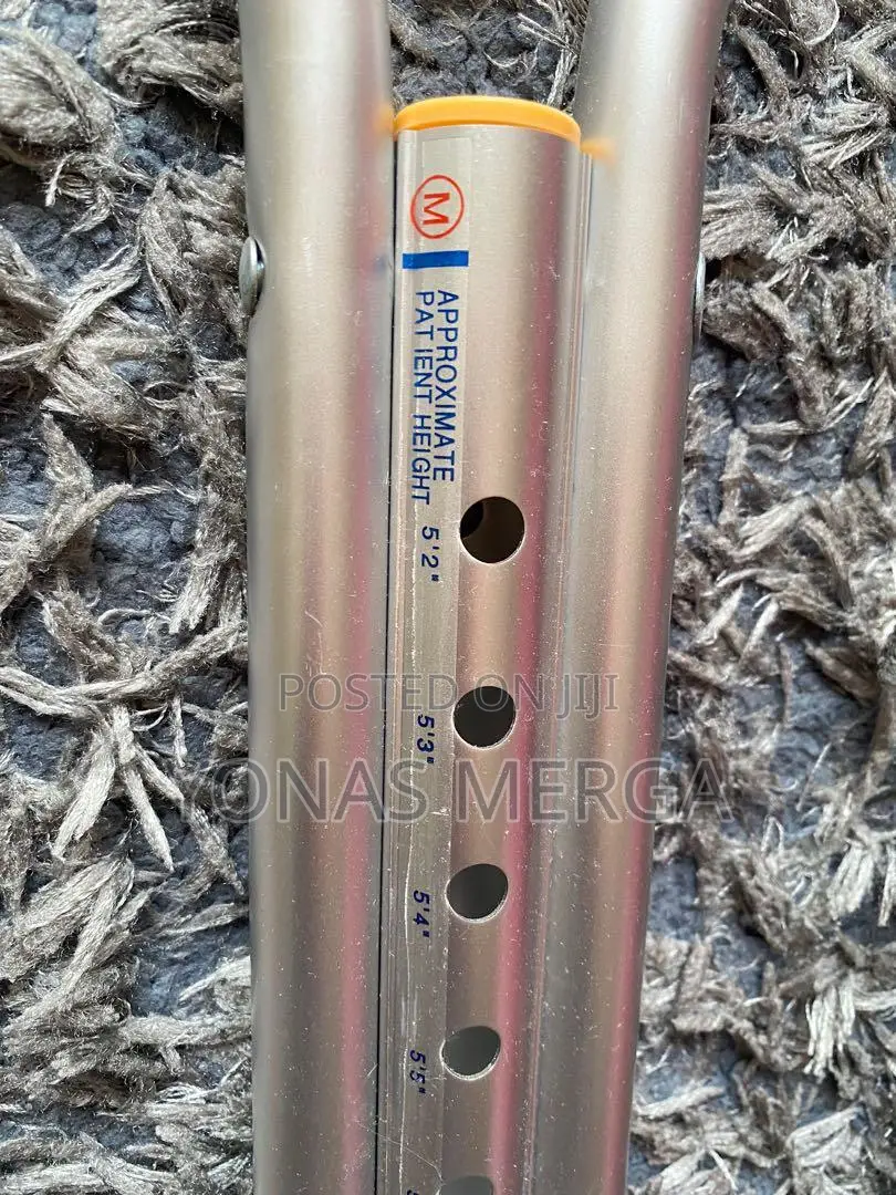 Crutches_cranch<Crunch<>Medical Clutch Walking Aid Size M