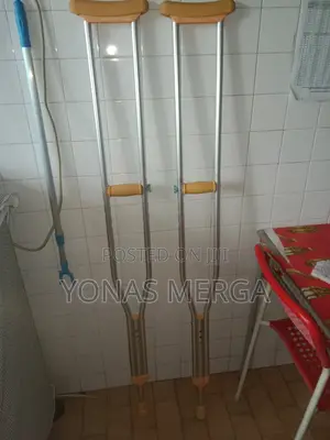 Crutches/_<>[]Crutches! At #Cranch-'":;Crunch?,;ክራንች?!Crutches