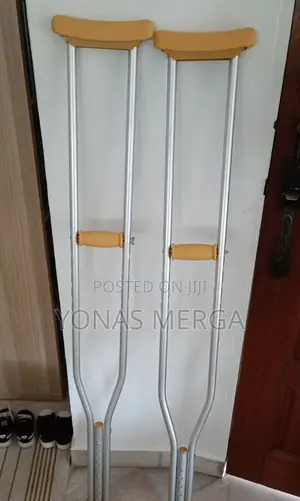 Crutches|\Crutches€£¥₩Crutches_cranch_ Walker Buyer Commode