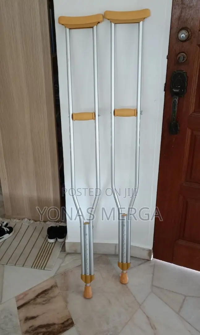 Crutches|\Crutches€£¥₩Crutches_cranch_ Walker Buyer Commode