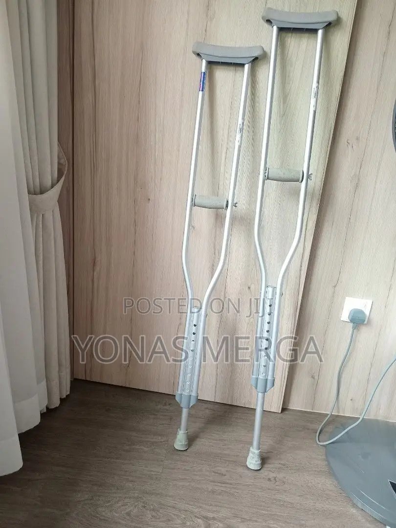Auxiliary Crutches፡።፣፤ክራንች~፲፱፰cranch<}¢Crunch?!:Crutches