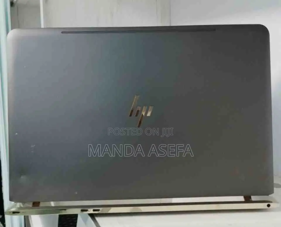 New Laptop HP Spectre 8GB Intel Core I5 SSD 256GB