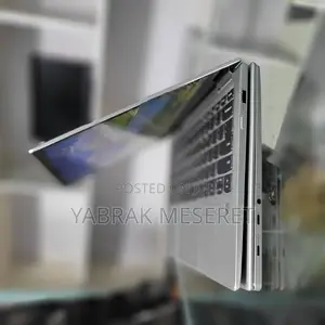 New Laptop Lenovo Yoga 730 8GB Intel Core I5 SSD 256GB