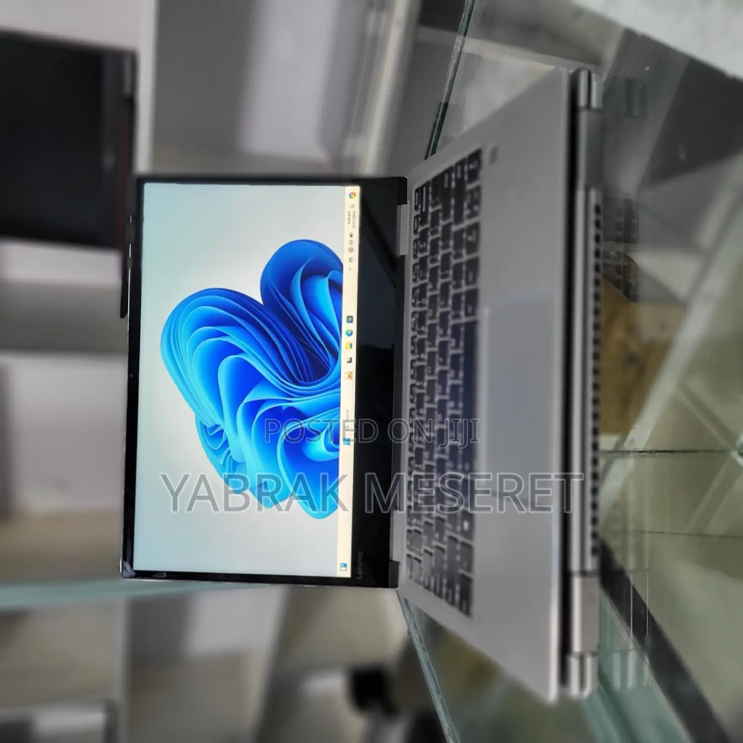 New Laptop Lenovo Yoga 730 8GB Intel Core I5 SSD 256GB