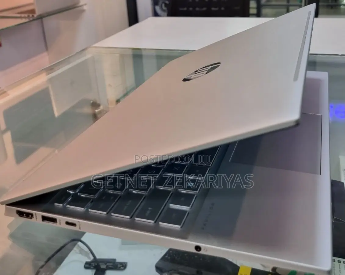 New Laptop HP Pavilion 15 8GB AMD Ryzen 5 SSD 512GB