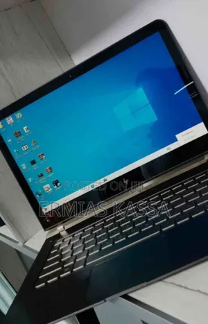 New Laptop HP Spectre 8GB Intel Core I5 SSD 256GB