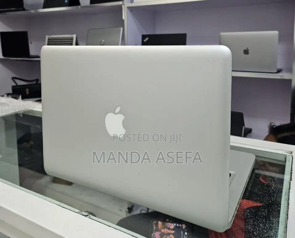 New Laptop Apple MacBook Pro 4GB Intel Core I5 HDD 500GB