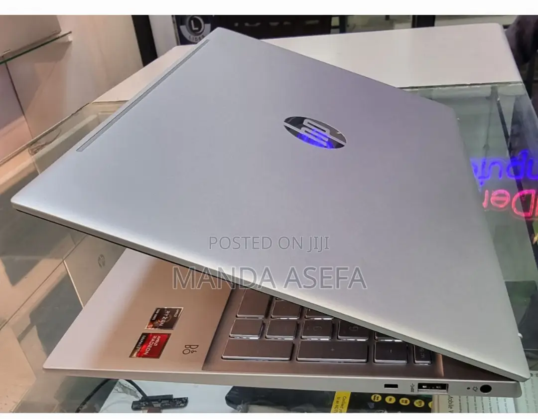New Laptop HP Pavilion 15 8GB AMD Ryzen 5 SSD 512GB
