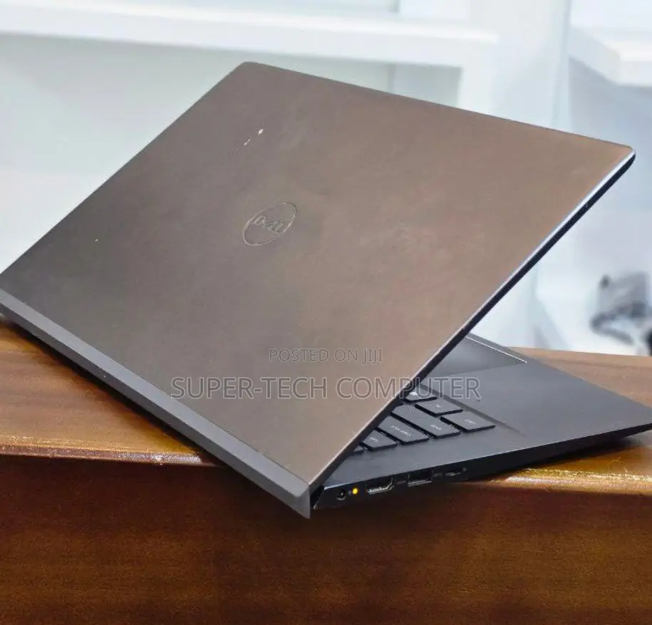 New Laptop Dell Vostro DVCI310 8GB Intel Core I5 SSD 256GB