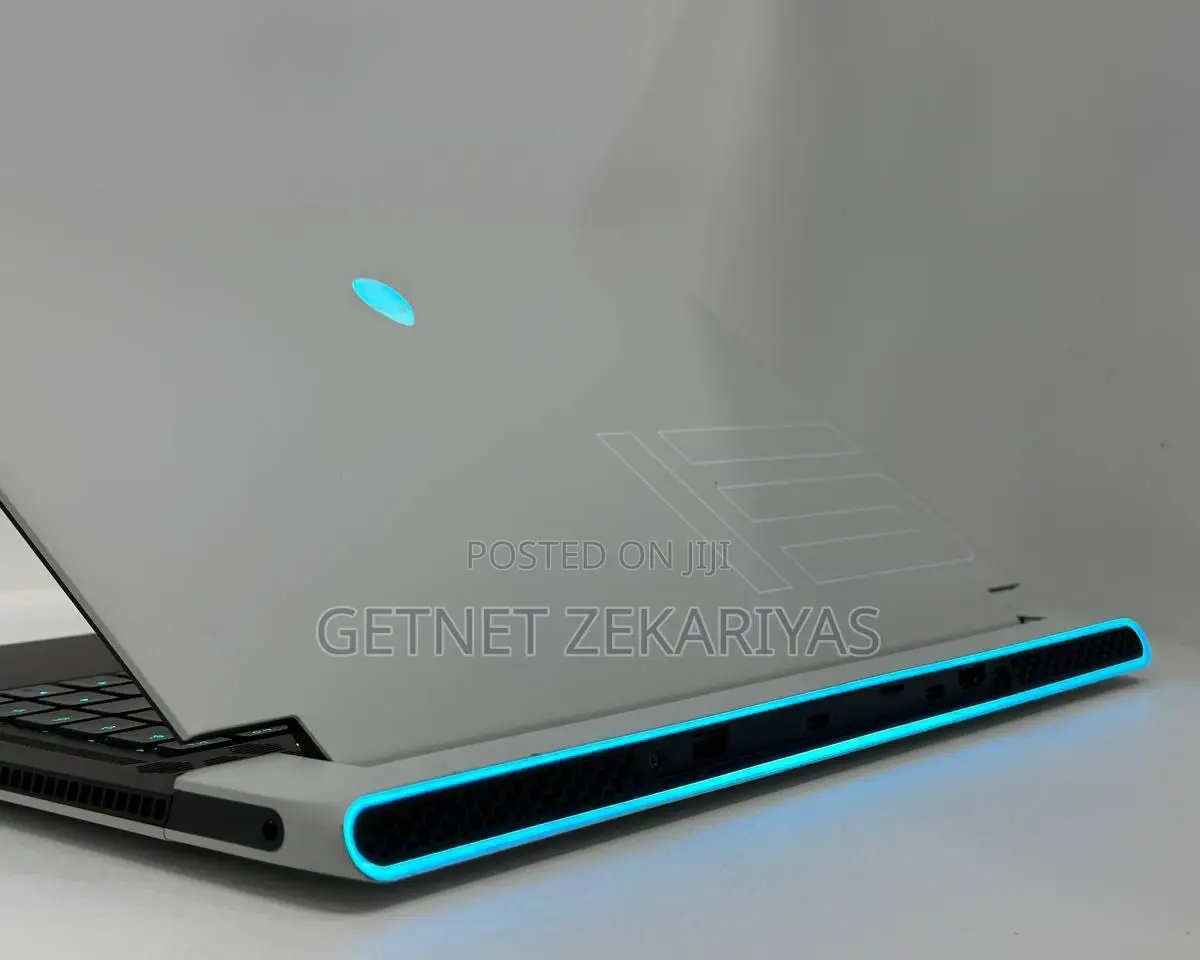 New Laptop Alienware M17x R2 32GB Intel Core I7 SSD 1T