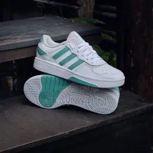 Photo - Original Adidas Courtic Life Style Shoes