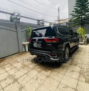 Toyota Land Cruiser 2023 Black