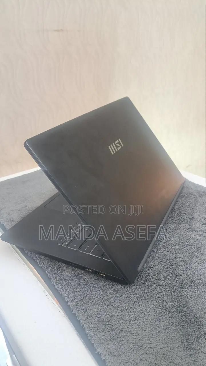 New Laptop MSI 8GB Intel Core I3 SSD 256GB