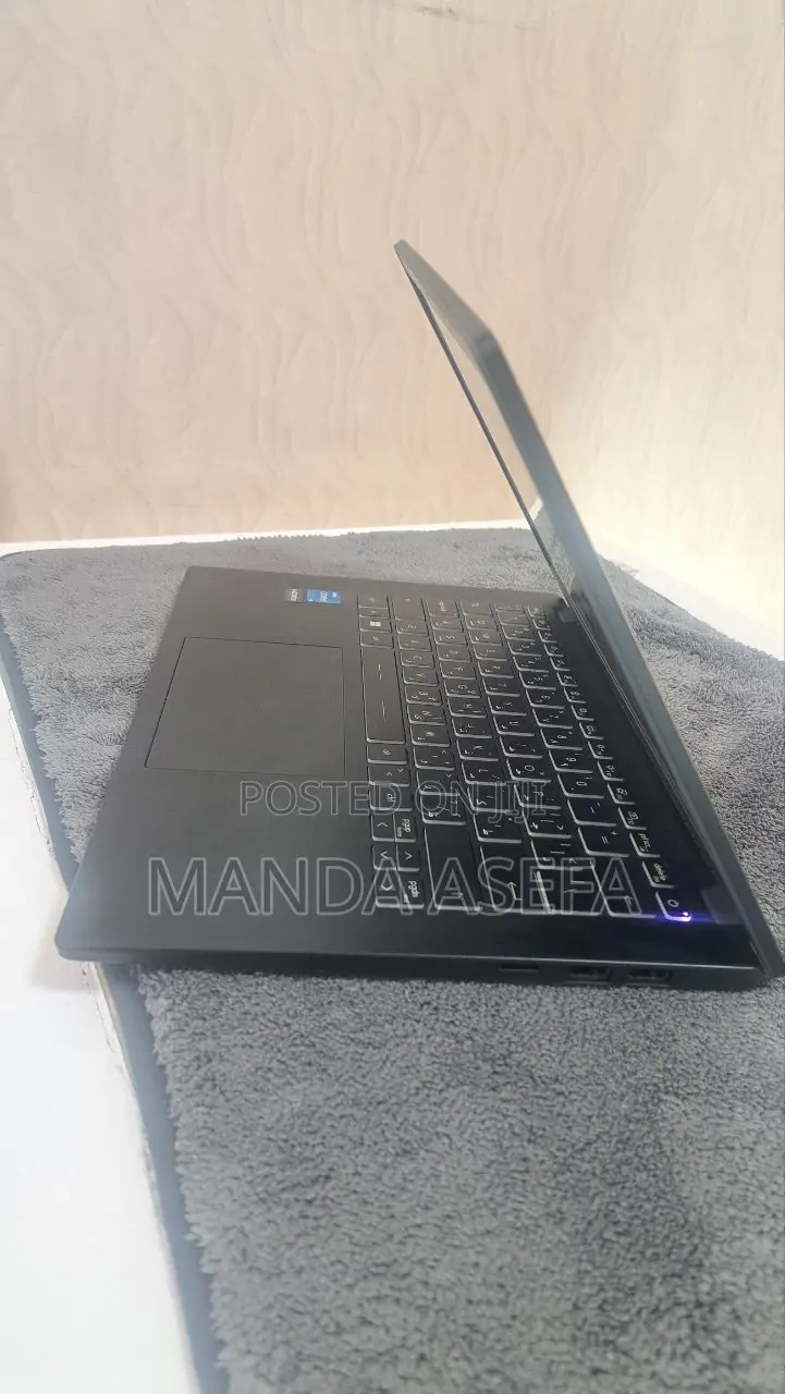 New Laptop MSI 8GB Intel Core I3 SSD 256GB