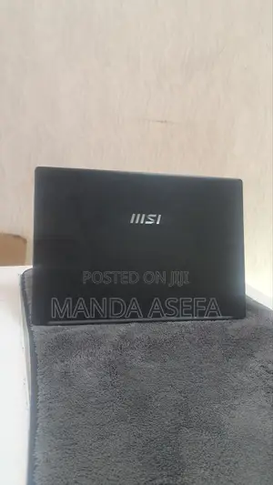 New Laptop MSI 8GB Intel Core I3 SSD 256GB
