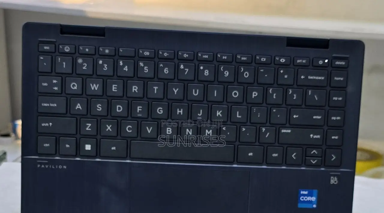 New Laptop HP Pavilion 13 X360 8GB Intel Core I5 SSD 512GB