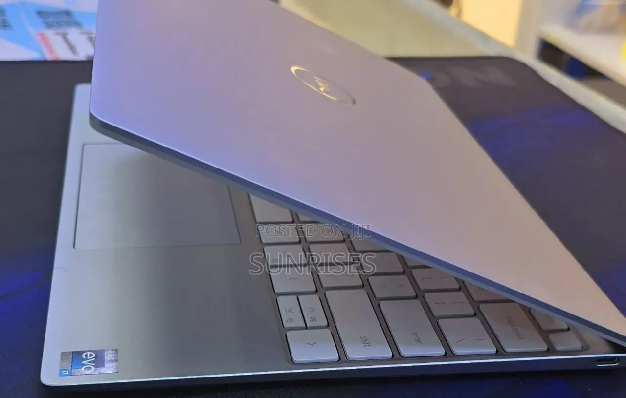 New Laptop Dell XPS 13 16GB Intel Core I7 SSD 512GB