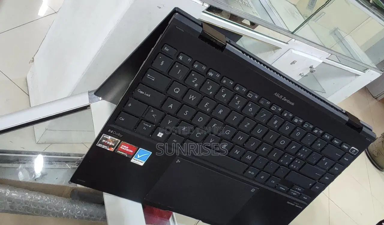 New Laptop Asus ZenBook UX310UQ 16GB AMD Ryzen 7 SSD 1T