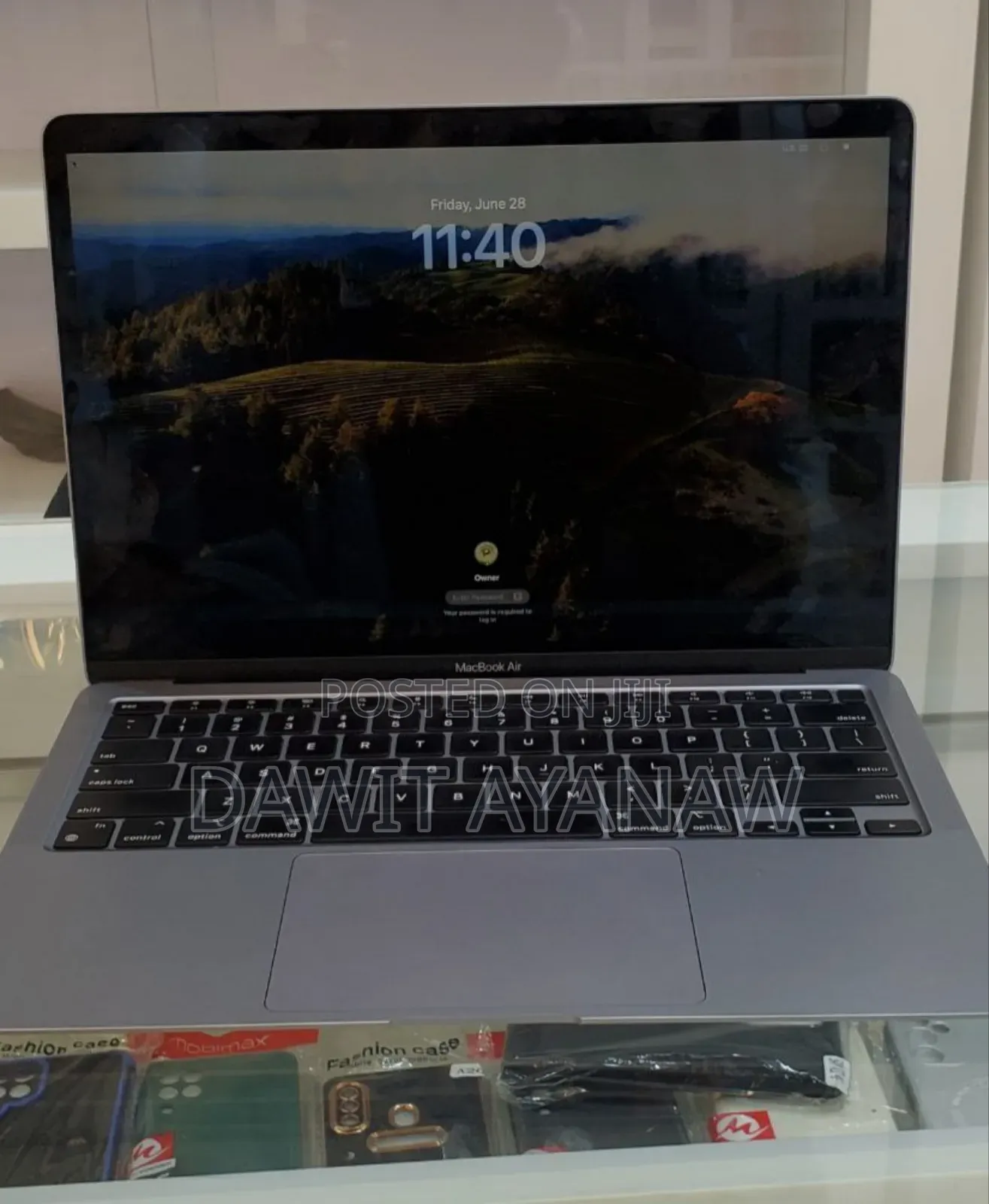 New Laptop Apple MacBook 8GB Apple M1 SSD 256GB