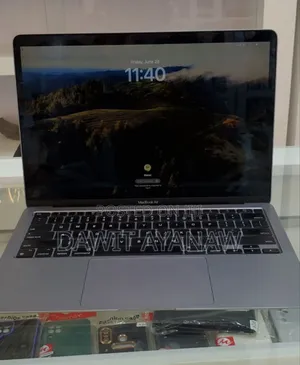 Photo - New Laptop Apple MacBook 8GB Apple M1 SSD 256GB