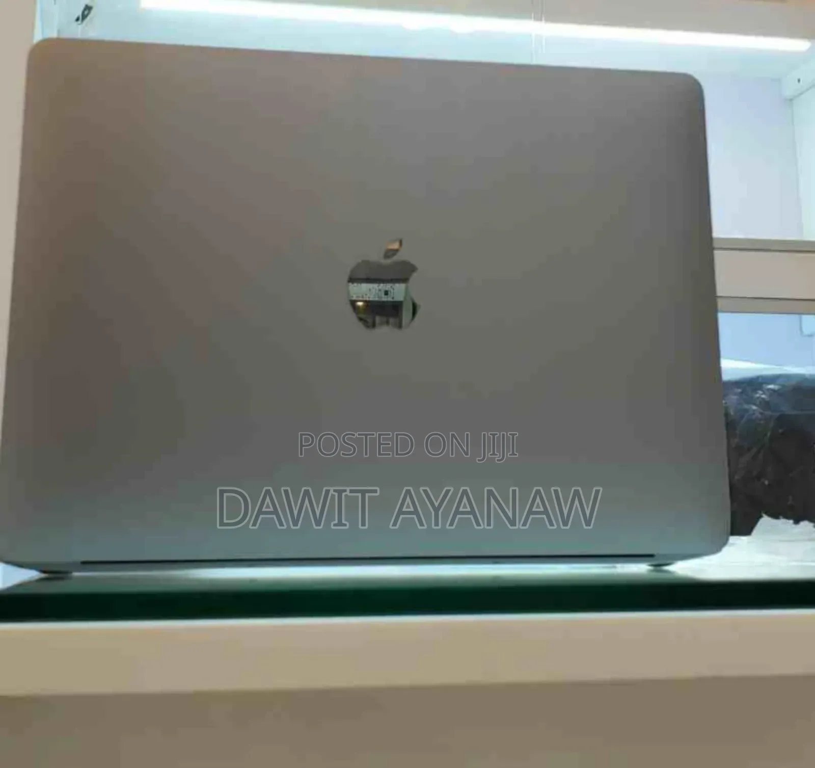 New Laptop Apple MacBook 8GB Apple M1 SSD 256GB