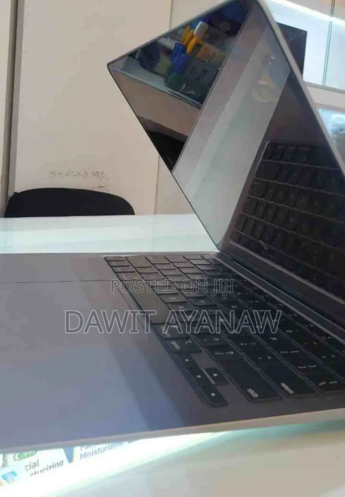 New Laptop Apple MacBook 8GB Apple M1 SSD 256GB