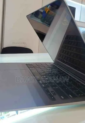 New Laptop Apple MacBook 8GB Apple M1 SSD 256GB