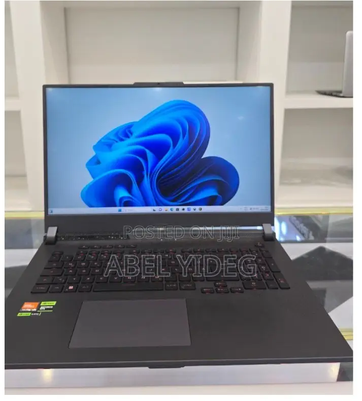 New Laptop Asus ROG Strix G17 32GB AMD Ryzen 9 SSD 1T