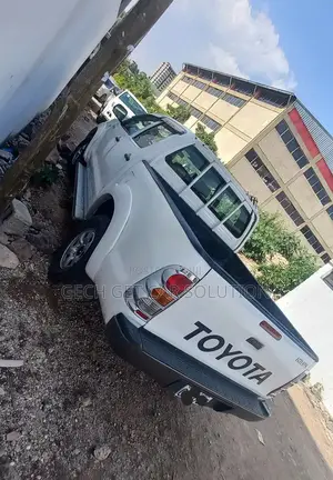 Toyota Hilux 2008 White