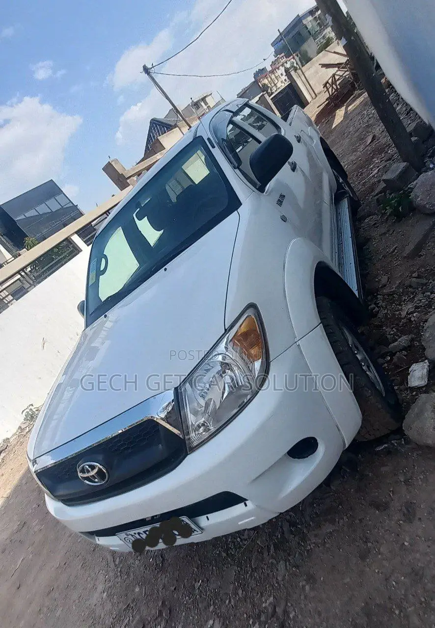 Toyota Hilux 2008 White