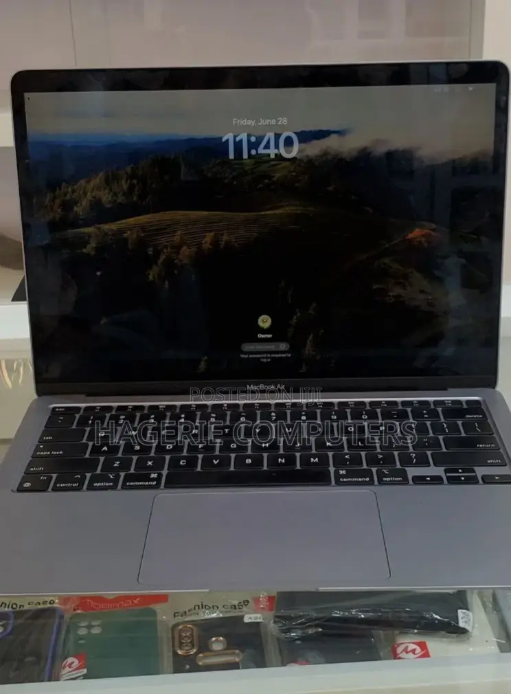 New Laptop Apple MacBook Air 2020 M1 8GB Apple M1 SSD 256GB