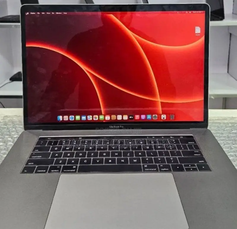 New Laptop Apple MacBook Pro 2017 16GB Intel Core I7 SSD 1T
