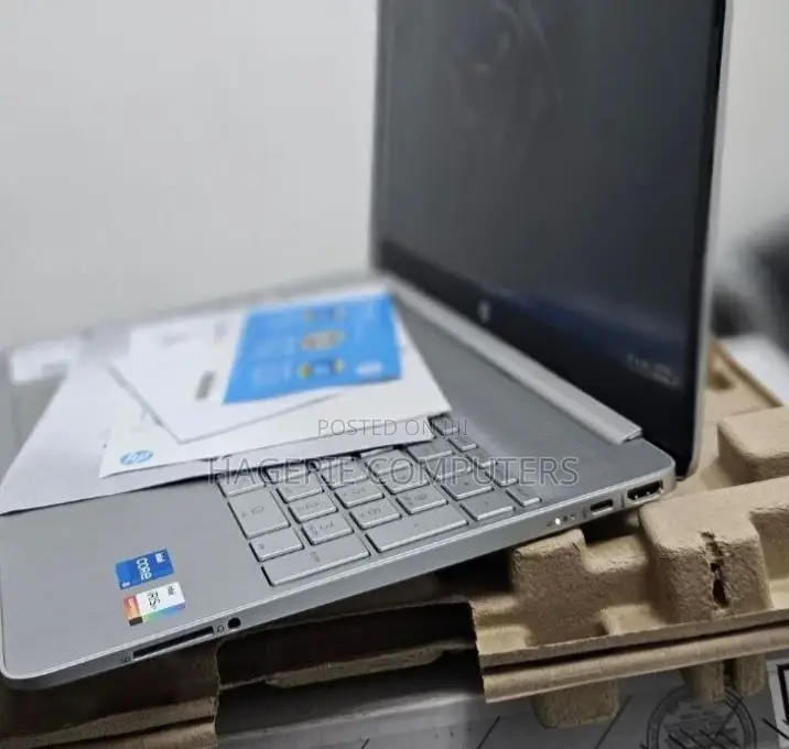 New Laptop HP 8GB Intel Core I5 SSD 256GB