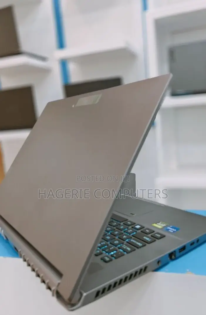 New Laptop Acer Predator Triton 500 SE 16GB Intel Core I7 SSD 2T