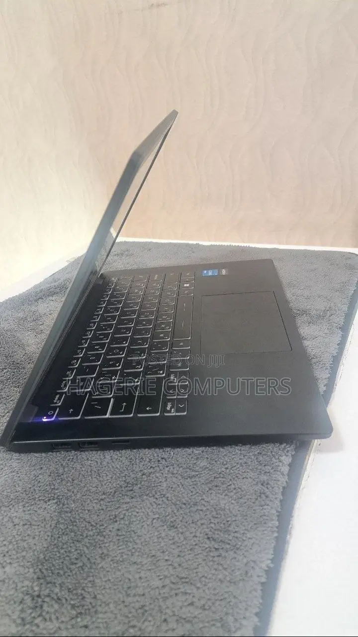 New Laptop MSI 8GB Intel Core I3 SSD 256GB