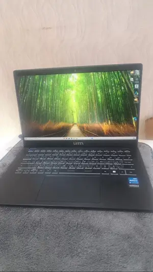 Photo - New Laptop MSI 8GB Intel Core I3 SSD 256GB