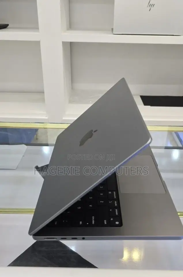 New Laptop Apple MacBook Pro 96GB Apple M2 SSD 2T