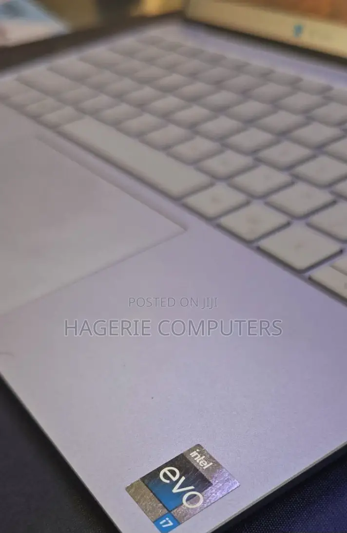 New Laptop Dell XPS 13 7390 16GB Intel Core I7 SSD 512GB