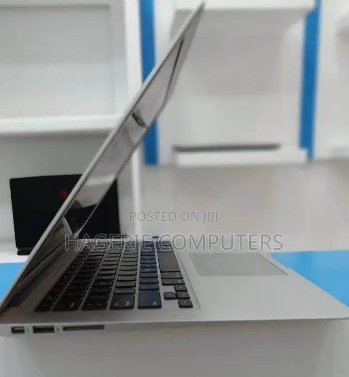 New Laptop Apple MacBook Air 2015 4GB Intel Core I5 SSD 128GB