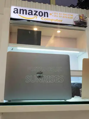 New Laptop Apple MacBook Air 2020 M1 8GB Apple M1 SSD 256GB